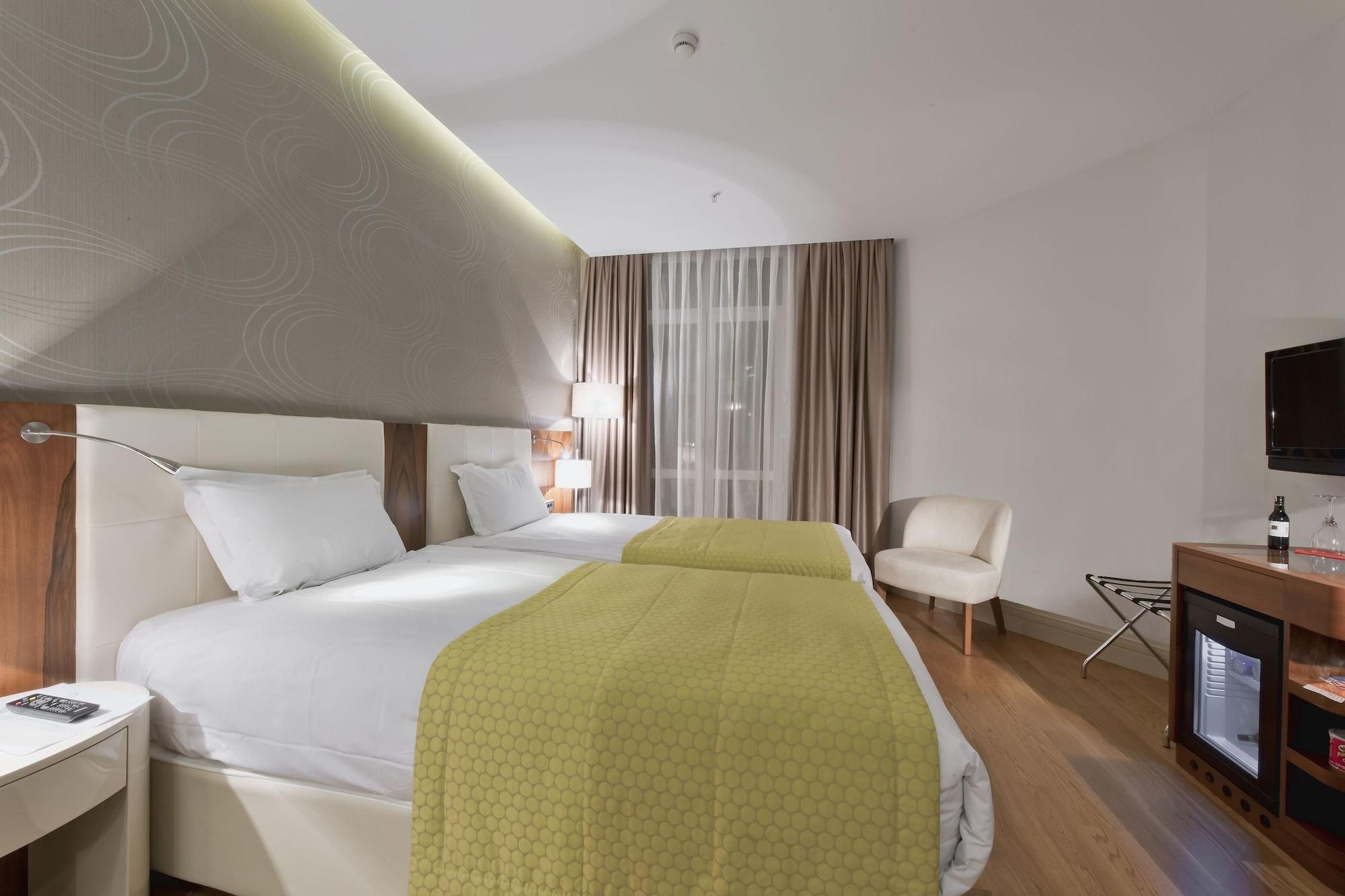 Four Points Flex By Sheraton Istanbul Taksim Square Bagian luar foto