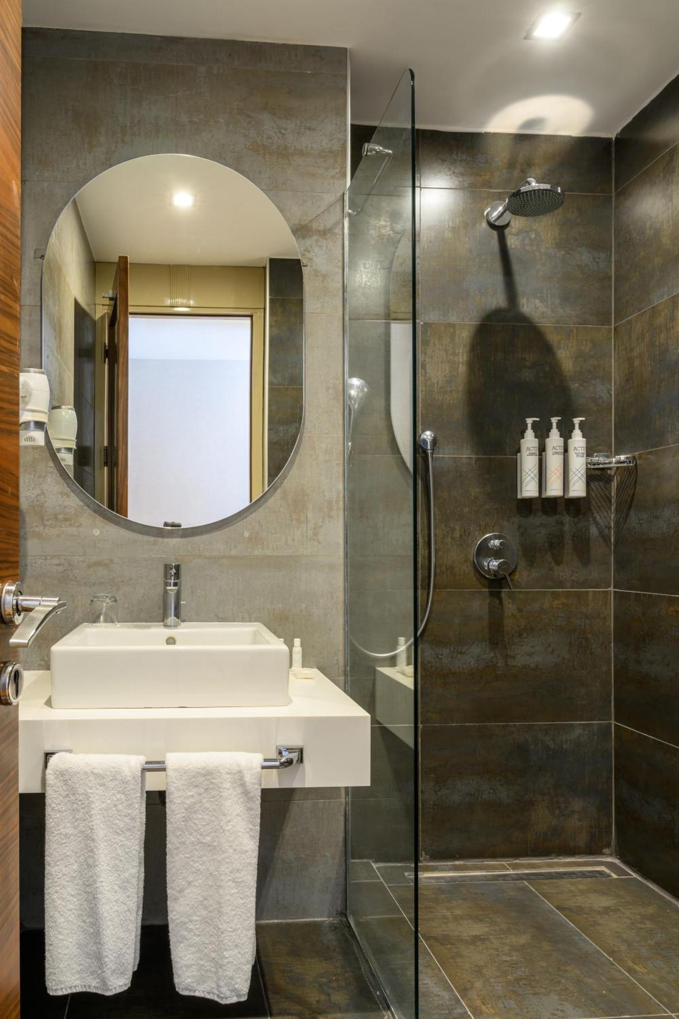 Four Points Flex By Sheraton Istanbul Taksim Square Bagian luar foto