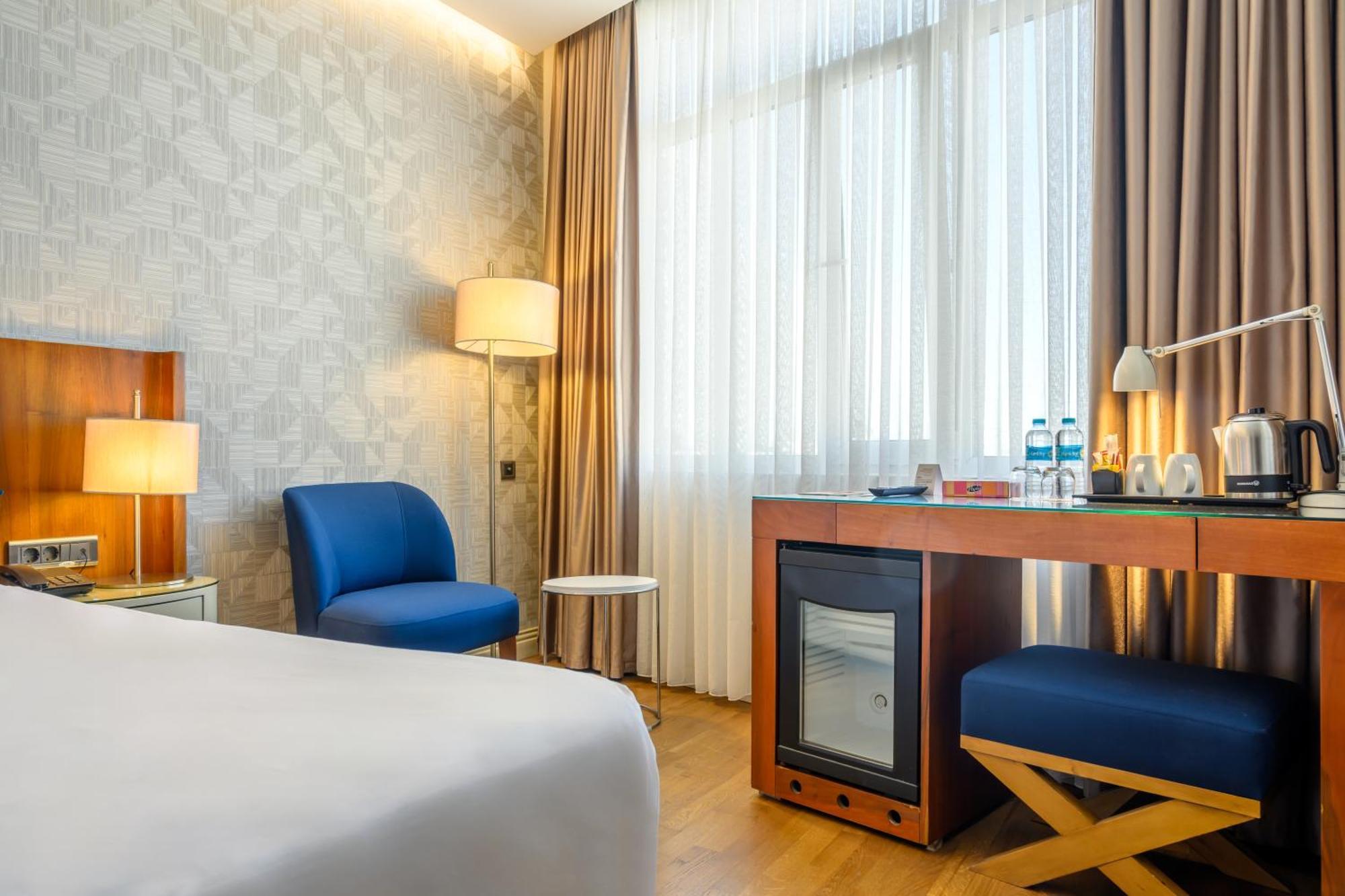 Four Points Flex By Sheraton Istanbul Taksim Square Bagian luar foto