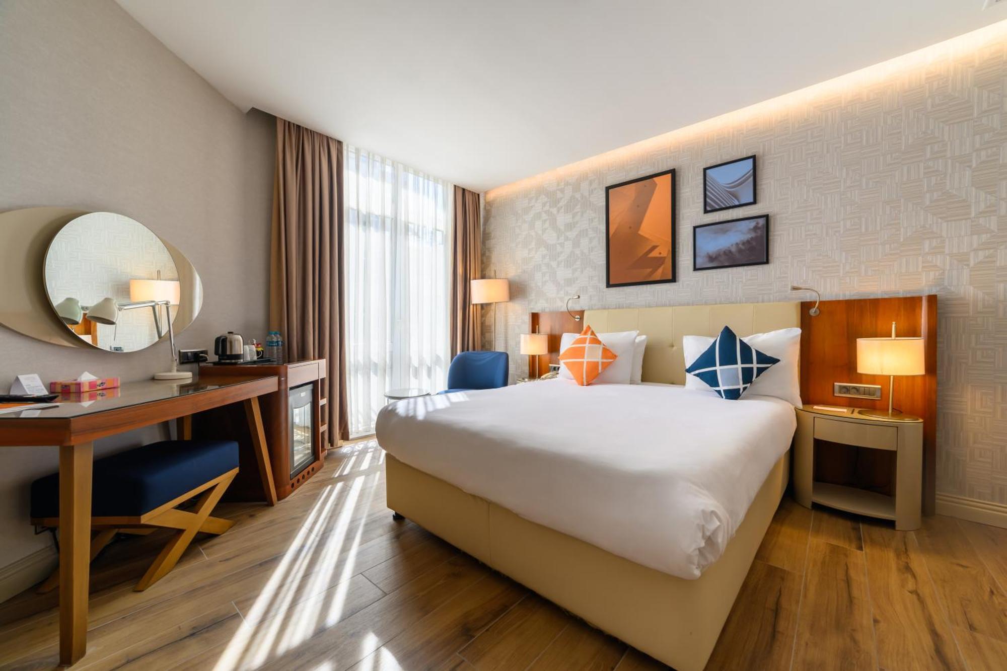 Four Points Flex By Sheraton Istanbul Taksim Square Bagian luar foto