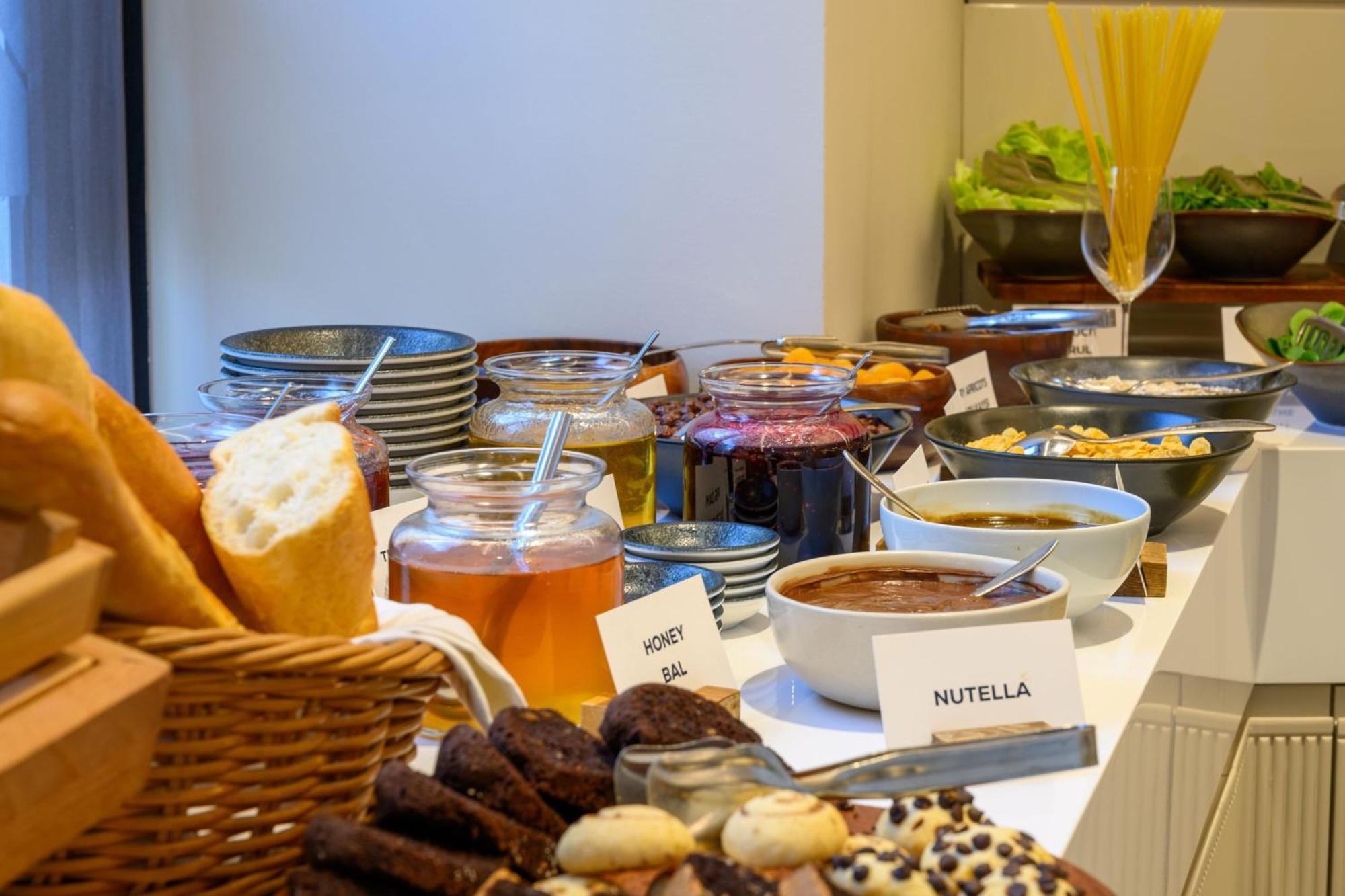 Four Points Flex By Sheraton Istanbul Taksim Square Bagian luar foto