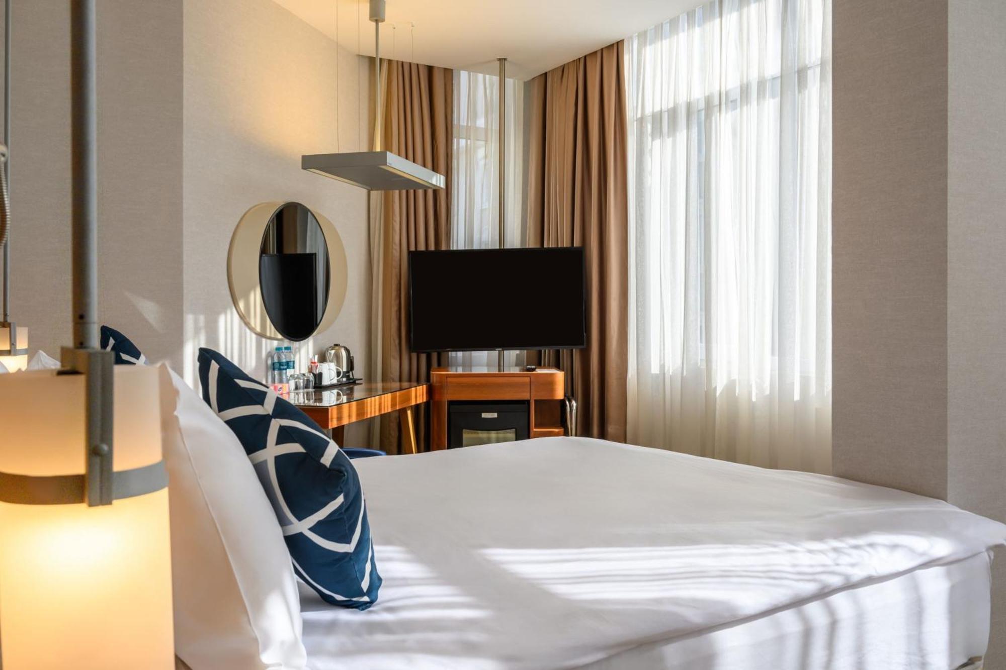 Four Points Flex By Sheraton Istanbul Taksim Square Bagian luar foto