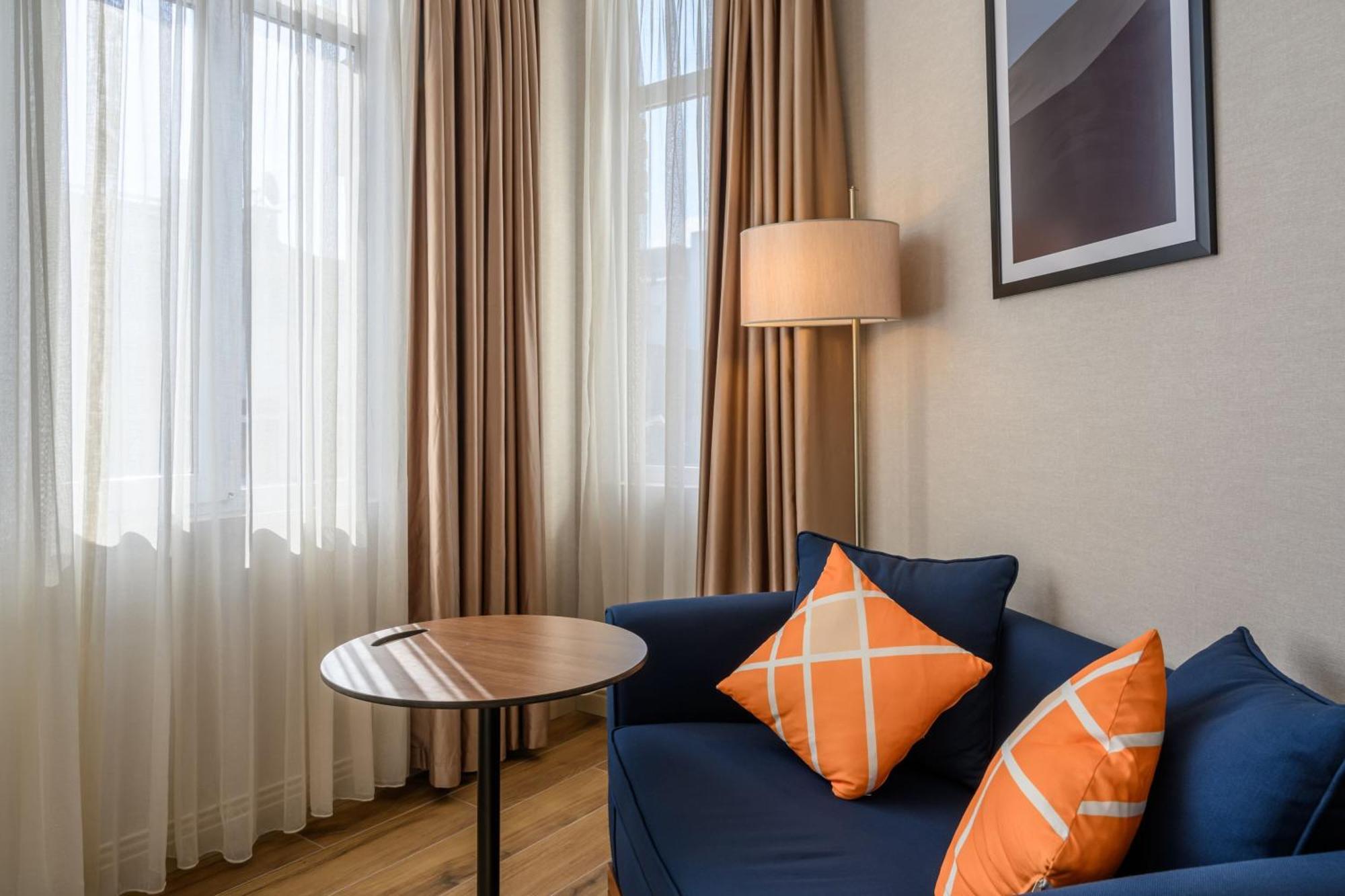 Four Points Flex By Sheraton Istanbul Taksim Square Bagian luar foto