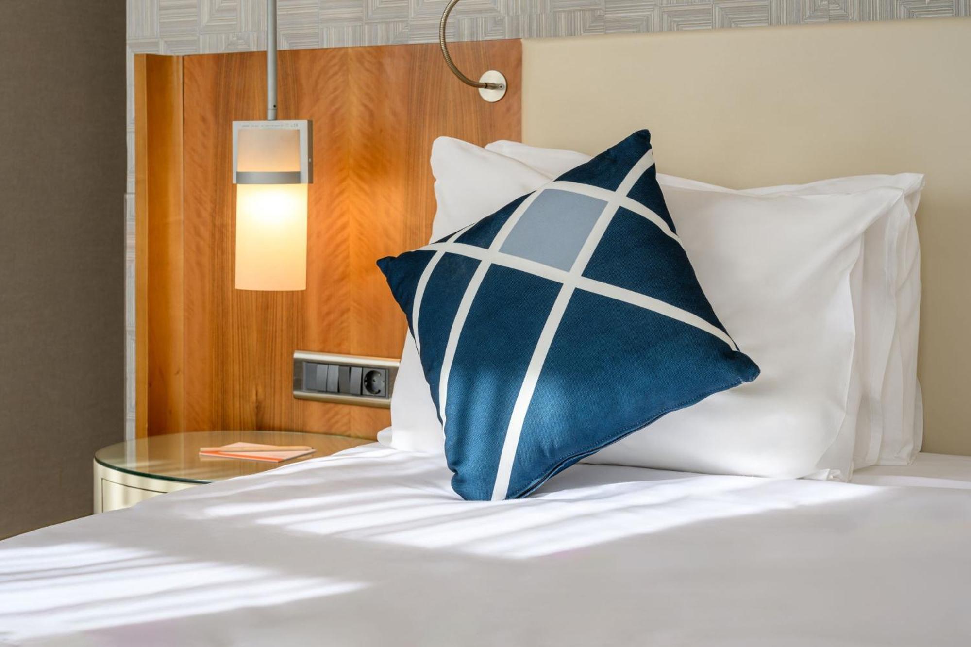 Four Points Flex By Sheraton Istanbul Taksim Square Bagian luar foto