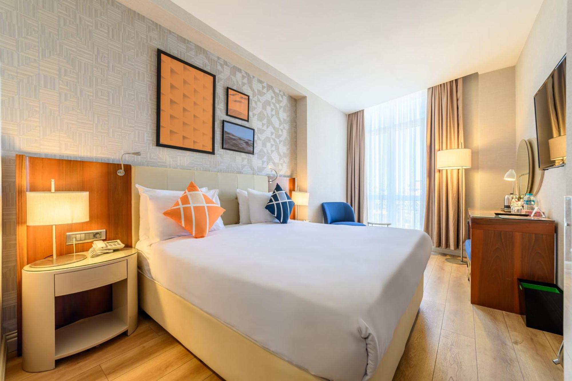 Four Points Flex By Sheraton Istanbul Taksim Square Bagian luar foto