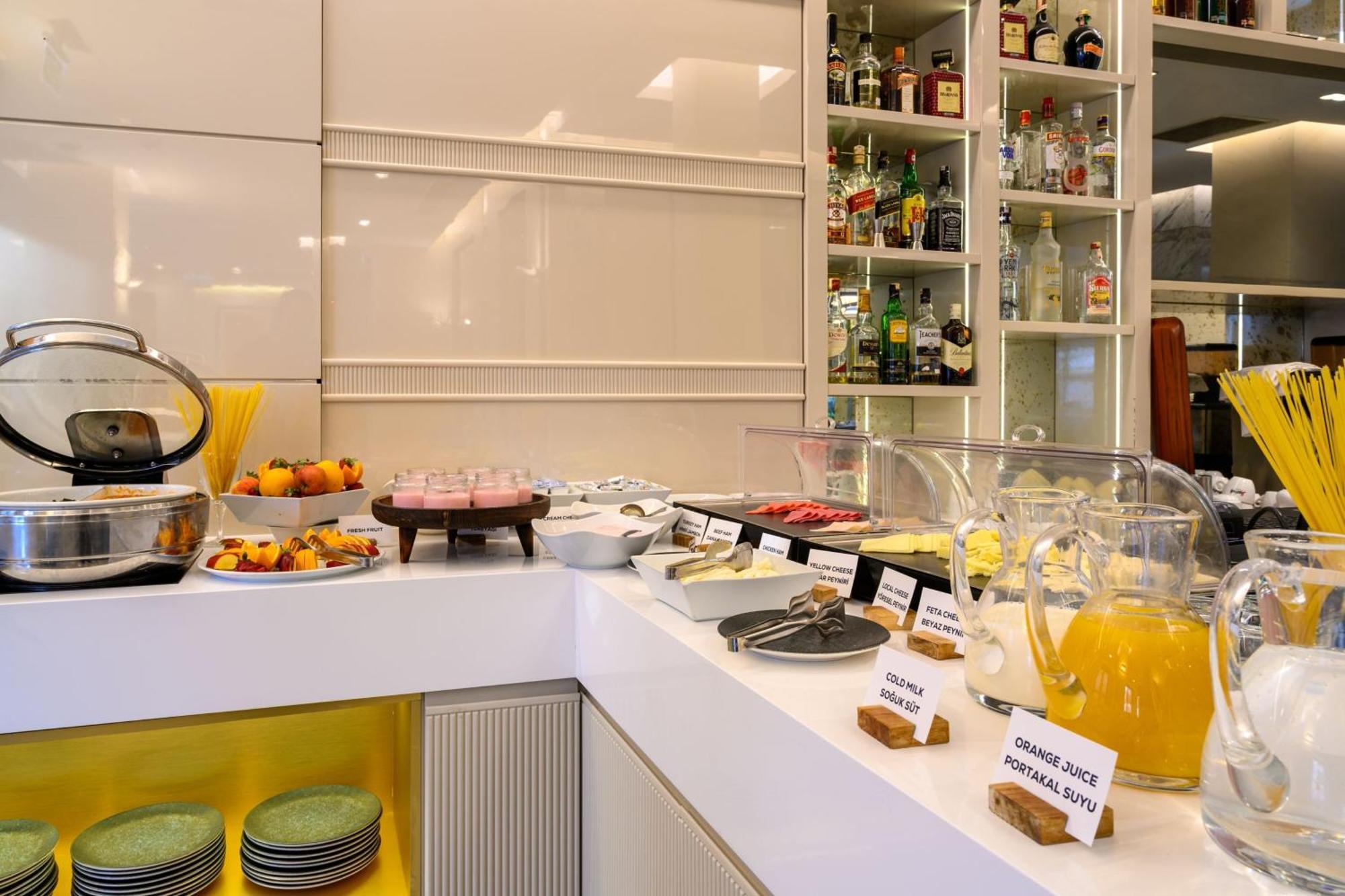 Four Points Flex By Sheraton Istanbul Taksim Square Bagian luar foto